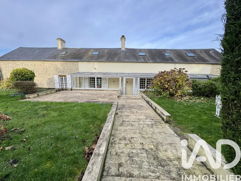 Maison 7 pièces 216 m² · au Breuil-en-Bessin · 216 m² · 270 000 €
