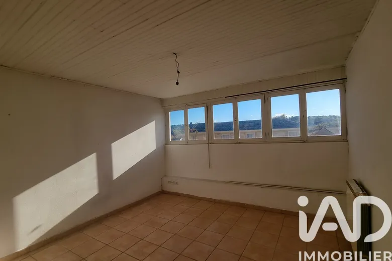Appartement 3 pièces 61 m² · à Châteaurenard · 61 m² · 108 000 €
