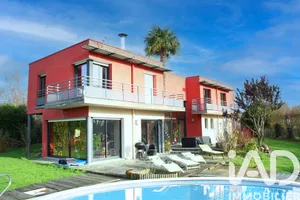 Architectural house in Couilly-Pont-aux-Dames (77860)