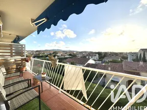 Apartment at Six-Fours-les-Plages (83140)