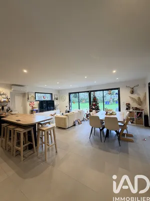 Maison de village à Cléden-Poher (29270)