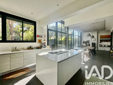 Maison à Bordeaux (33000)