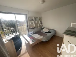 Apartment in Bordeaux (33800)