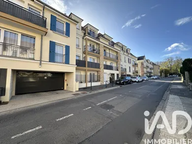 Apartment in Ballainvilliers (91160)