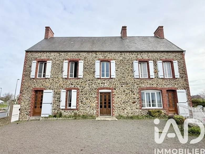 Maison 9 pièces 180 m² · à Tourville-sur-Sienne · 180 m² · 191 500 €