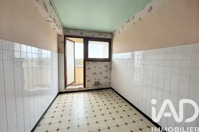 Apartment in Sens (89100)