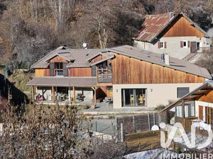 Chalet in Saint-Apollinaire (05160)
