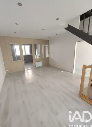 Townhouse in Neuilly-Saint-Front (02470)