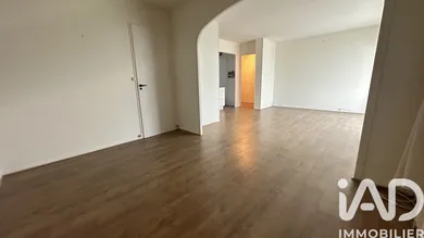 Apartment in Avon (77210)
