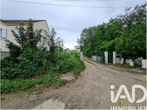 Building plot in Villecresnes (94440)