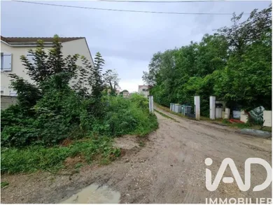 Building plot in Villecresnes (94440)