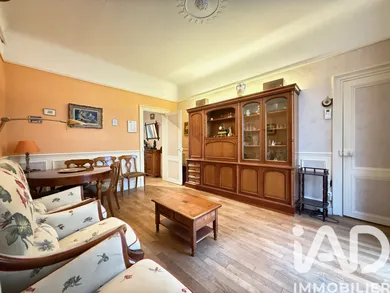 Apartment in Paris (75004)