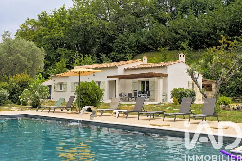 Maison 6 pièces 132 m² · à Châteauneuf-Grasse · 132 m² · 970 000 €