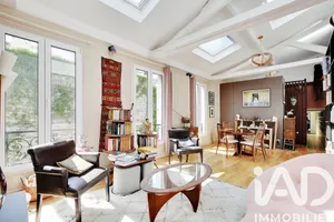 Apartment in Paris (75019)