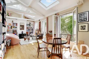 Apartment in Paris (75019)