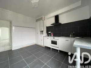 Apartment in Pantin (93500)