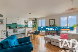 Apartment in Pantin (93500)