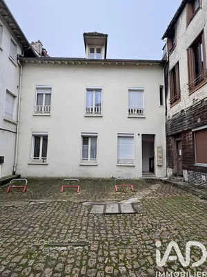 Building in Troyes (10000)