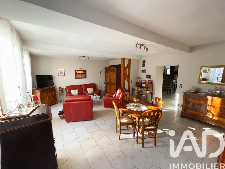 Maison 7 pièces 195 m² · à Villeblevin · 195 m² · 280 000 €