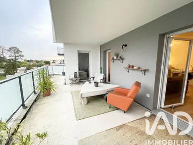 Apartment in Villenave-d'Ornon (33140)