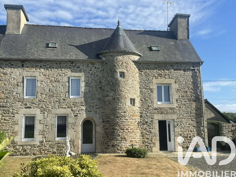 Maison 5 pièces 110 m² · à Pleudaniel · 110 m² · 366 000 €