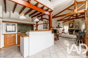 Immeuble à Bordeaux (33300)