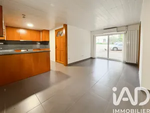 Apartment in Saint Michel sur Orge (91240)