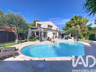 Architectural house in Istres (13800)