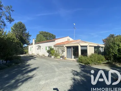 Maison à Forges (17290)