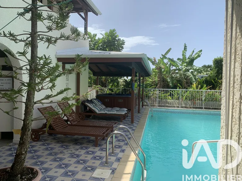 Maison 10 pièces 330 m² · à Sainte-Anne · 330 m² · 550 000 €