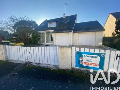 Maison traditionnelle à Saint-Barthélemy-d'Anjou (49124)