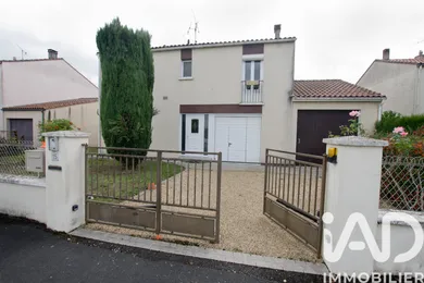 Detached house in La Couronne (16400)