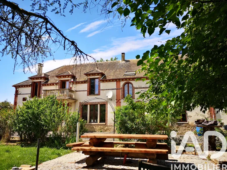 Maison 10 pièces 326 m² · à Vernoy · 326 m² · 398 000 €