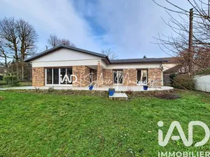 Maison traditionnelle à Le Mesnil-Saint-Denis (78320)