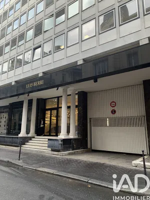 Parking à Paris (75008)