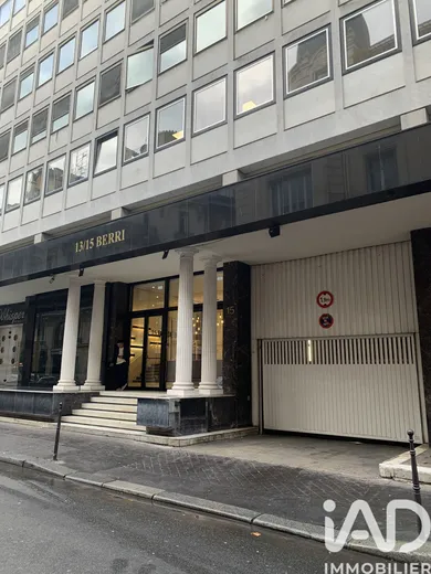 Parking à Paris (75008)