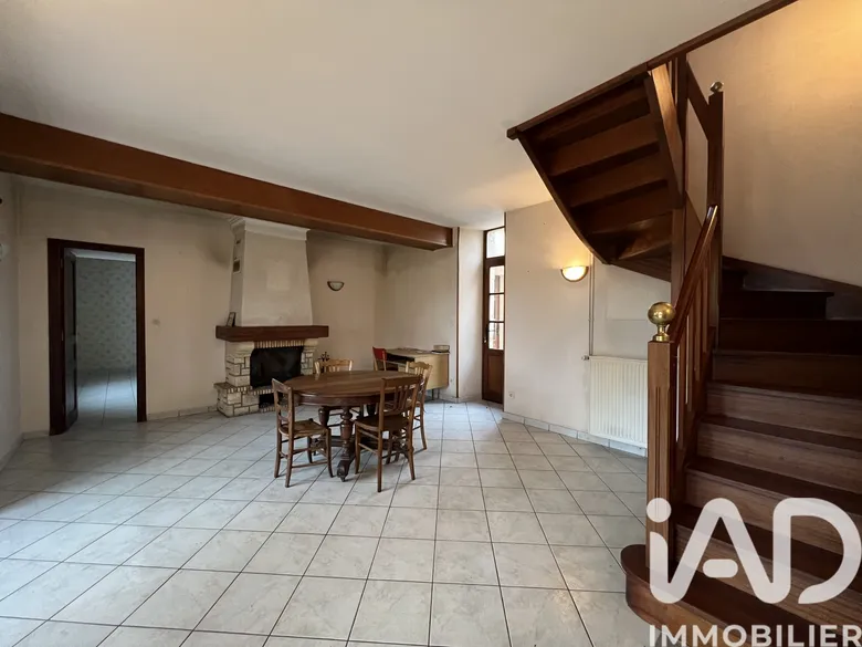 Maison 7 pièces 145 m² · à Essay · 145 m² · 158 000 €