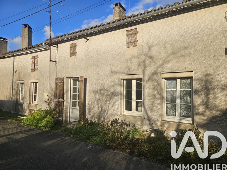 Maison 6 pièces 64 m² · à Saint-Front · 64 m² · 55 000 €