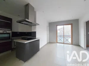 Apartment in Croix (59170)