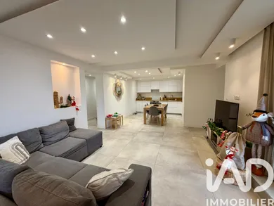 Apartment in Aubagne (13400)