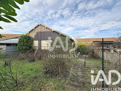 House in La Neuville-au-Pont (51800)