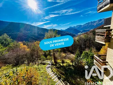 Appartement à Château-Bernard (38650)