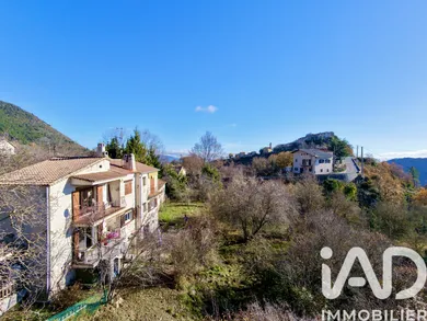 Appartement à Tourette-du-Château (06830)