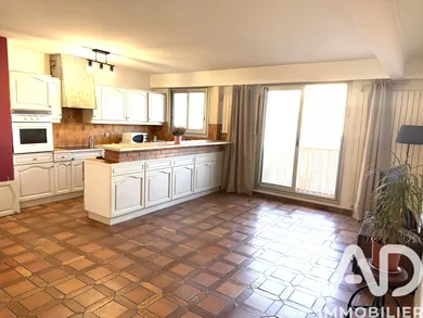 Apartment in Paris (75019)