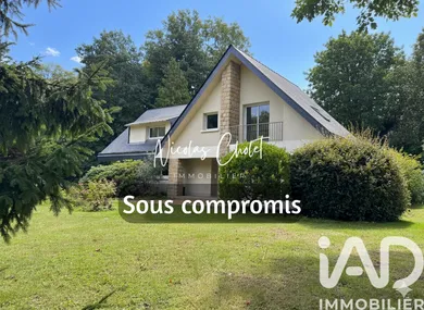 Architectural house in Saint-Lambert-la-Potherie (49070)