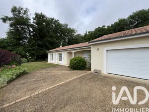 House in Saint-Savin (86310)