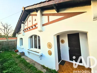 Traditional house in Carcans (33121)