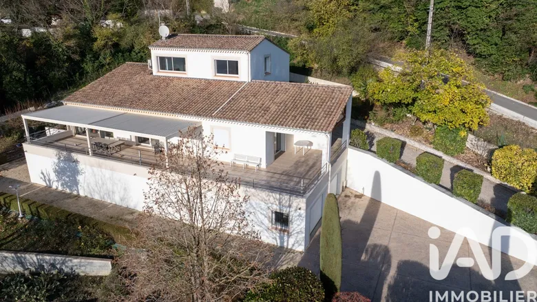Maison 8 pièces 235 m² · à Crest · 235 m² · 650 000 €