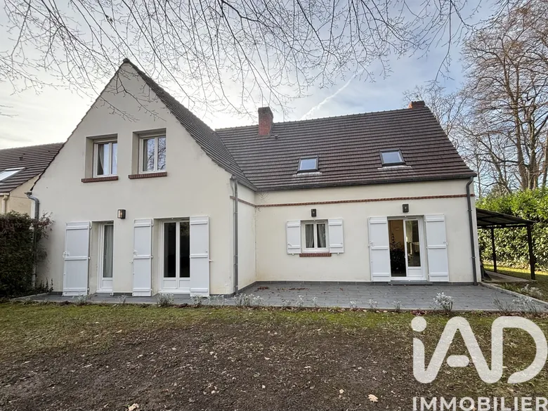Maison 8 pièces 162 m² · à Lamorlaye · 162 m² · 595 000 €