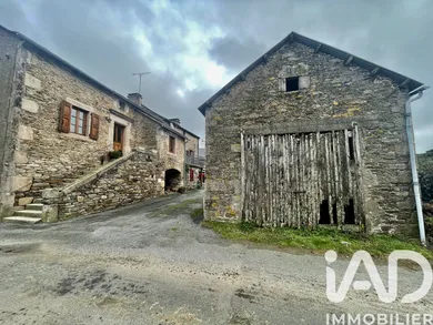 Village house in ségur (12290)